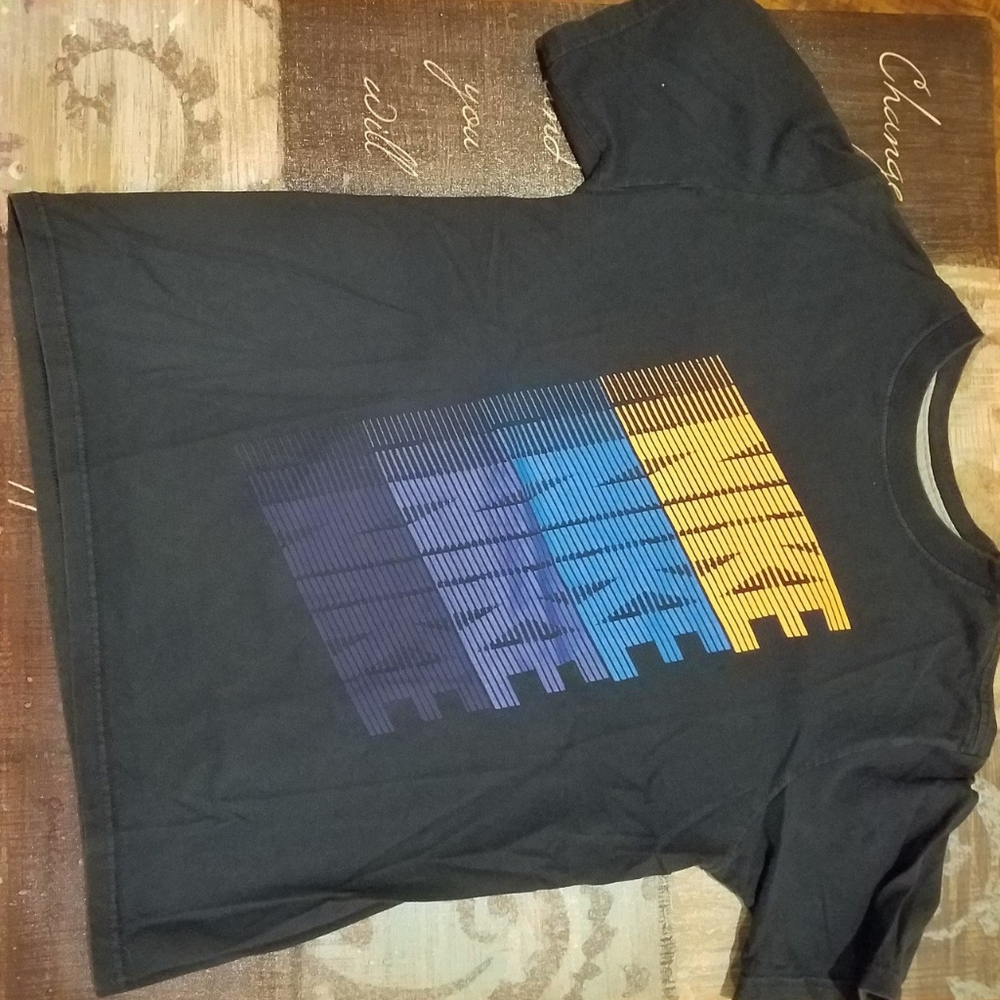 - Nike tshirt
